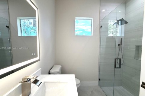 House in Naples, Florida 4 bedrooms, 150.13 sq.m. № 2051503 - photo 20