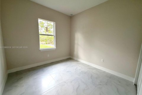 House in Naples, Florida 4 bedrooms, 150.13 sq.m. № 2051503 - photo 16