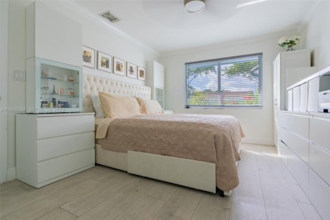 House in Davie, Florida 3 bedrooms, 112.32 sq.m. № 1987132 - photo 15