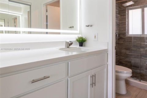 House in Davie, Florida 3 bedrooms, 112.32 sq.m. № 1987132 - photo 17