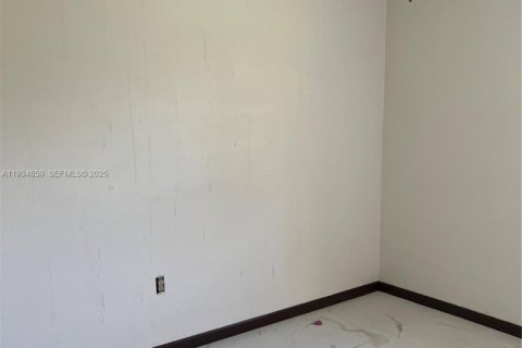 Immobilier commercial à louer à Miami, Floride: 1 chambre, 118.17 m2 № 1992804 - photo 1