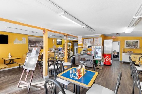 Immobilier commercial à vendre à Kissimmee, Floride: 138.24 m2 № 1733083 - photo 6