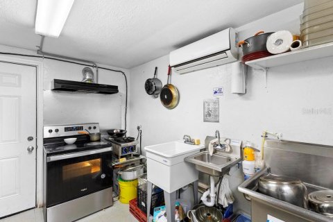Immobilier commercial à vendre à Kissimmee, Floride: 138.24 m2 № 1733083 - photo 8