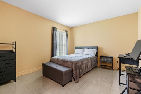 Casa en venta en Port St. Lucie, Florida, 4 dormitorios, 207.73 m2 № 2185172 - foto 23