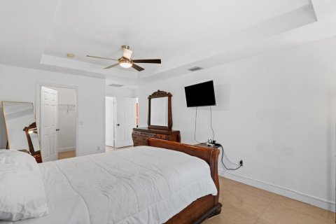 Casa en venta en Port St. Lucie, Florida, 4 dormitorios, 207.73 m2 № 2185172 - foto 19