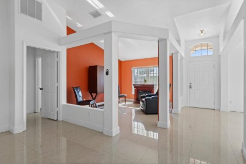 Casa en venta en Port St. Lucie, Florida, 4 dormitorios, 207.73 m2 № 2185172 - foto 6