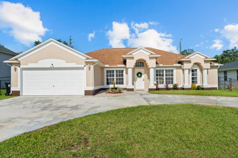 Casa en Port St. Lucie, Florida 4 dormitorios, 207.73 m2 № 2185172