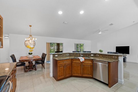 Casa en venta en Port St. Lucie, Florida, 4 dormitorios, 207.73 m2 № 2185172 - foto 14
