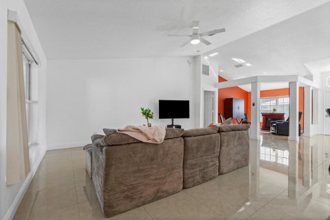 Casa en venta en Port St. Lucie, Florida, 4 dormitorios, 207.73 m2 № 2185172 - foto 8