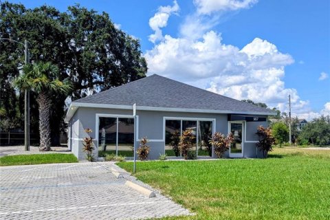 Propiedad comercial en venta en Kissimmee, Florida, 189.06 m2 № 1880932 - foto 1