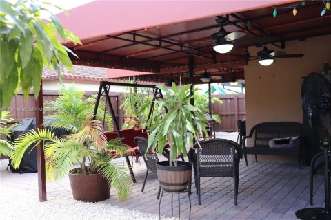 Casa en venta en Homestead, Florida, 3 dormitorios, 178.93 m2 № 2000436 - foto 26