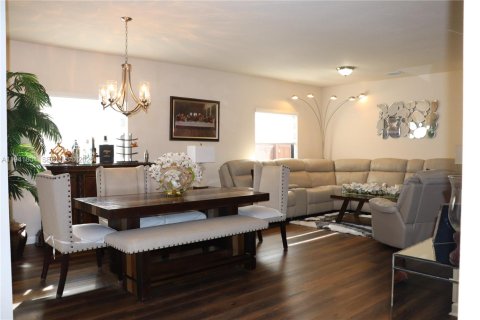 Casa en venta en Homestead, Florida, 3 dormitorios, 178.93 m2 № 2000436 - foto 5