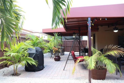 Casa en venta en Homestead, Florida, 3 dormitorios, 178.93 m2 № 2000436 - foto 28