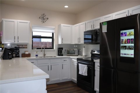 Casa en venta en Homestead, Florida, 3 dormitorios, 178.93 m2 № 2000436 - foto 8