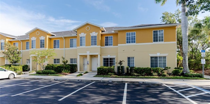 Townhouse in Venice, Florida 2 bedrooms, 142.98 sq.m. № 1799922