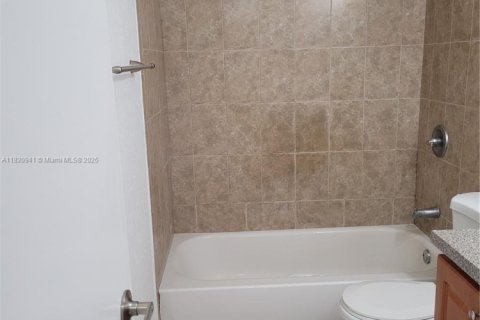 Copropriété à louer à Tamarac, Floride: 2 chambres, 78.04 m2 № 1806506 - photo 21