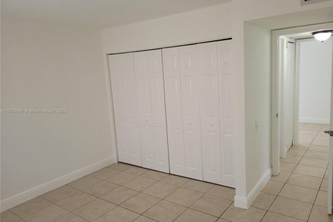 Copropriété à louer à Tamarac, Floride: 2 chambres, 78.04 m2 № 1806506 - photo 20