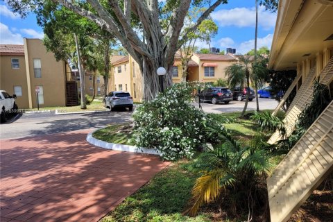 Copropriété à louer à Tamarac, Floride: 2 chambres, 78.04 m2 № 1806506 - photo 3