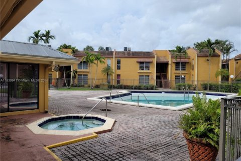 Copropriété à louer à Tamarac, Floride: 2 chambres, 78.04 m2 № 1806506 - photo 1