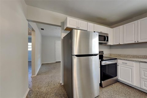 Villa ou maison à louer à Tampa, Floride: 3 chambres, 91.6 m2 № 2415487 - photo 6