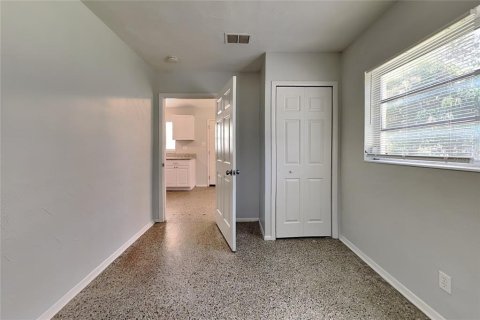 Villa ou maison à louer à Tampa, Floride: 3 chambres, 91.6 m2 № 2415487 - photo 3