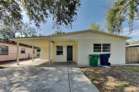 Villa ou maison à Tampa, Floride 3 chambres, 91.6 m2 № 2415487