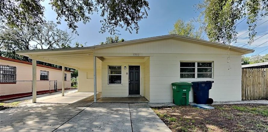 Villa ou maison à Tampa, Floride 3 chambres, 91.6 m2 № 2415487