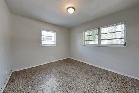 Villa ou maison à louer à Tampa, Floride: 3 chambres, 91.6 m2 № 2415487 - photo 10