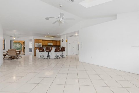 House in Port Charlotte, Florida 3 bedrooms, 229.38 sq.m. № 1559568 - photo 17
