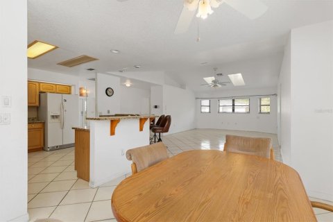 House in Port Charlotte, Florida 3 bedrooms, 229.38 sq.m. № 1559568 - photo 14