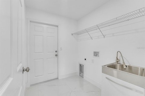 Casa en venta en Lehigh Acres, Florida, 4 dormitorios, 272.2 m2 № 2218252 - foto 16