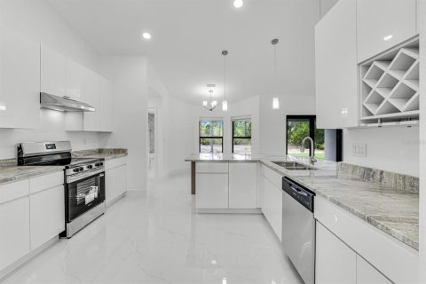 Casa en venta en Lehigh Acres, Florida, 4 dormitorios, 272.2 m2 № 2218252 - foto 7