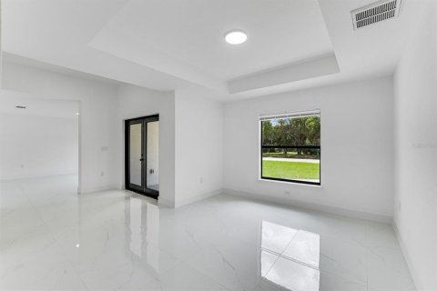 Casa en venta en Lehigh Acres, Florida, 4 dormitorios, 272.2 m2 № 2218252 - foto 2