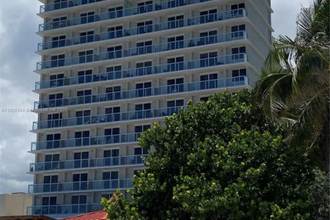 Copropriété à vendre à Sunny Isles Beach, Floride: 38.09 m2 № 1882270 - photo 17