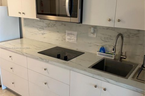 Copropriété à vendre à Sunny Isles Beach, Floride: 38.09 m2 № 1882270 - photo 16
