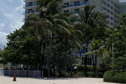 Copropriété à vendre à Sunny Isles Beach, Floride: 38.09 m2 № 1882270 - photo 19