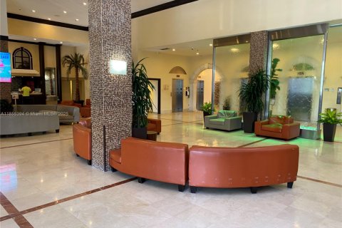 Copropriété à vendre à Sunny Isles Beach, Floride: 38.09 m2 № 1882270 - photo 22