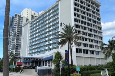 Copropriété à vendre à Sunny Isles Beach, Floride: 38.09 m2 № 1882270 - photo 20