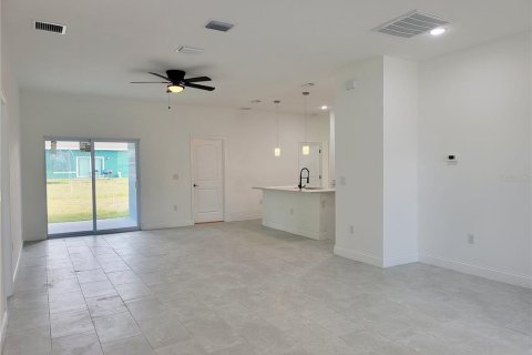 Villa ou maison à louer à Palm Bay, Floride: 4 chambres, 156.17 m2 № 2108157 - photo 2