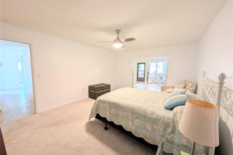 House in Bradenton, Florida 3 bedrooms, 171.59 sq.m. № 2152030 - photo 25