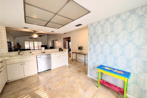 House in Bradenton, Florida 3 bedrooms, 171.59 sq.m. № 2152030 - photo 9