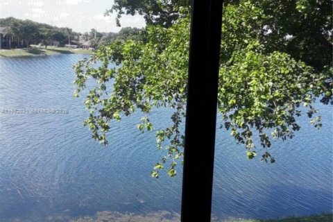 Copropriété à louer à Oakland Park, Floride: 2 chambres, 84.54 m2 № 2043230 - photo 2