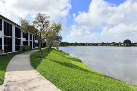 Copropriété à louer à Oakland Park, Floride: 2 chambres, 84.54 m2 № 2043230 - photo 15