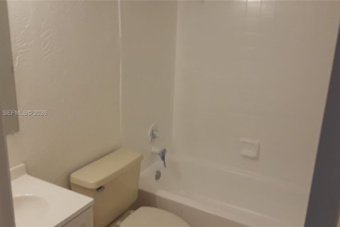 Copropriété à louer à Oakland Park, Floride: 2 chambres, 84.54 m2 № 2043230 - photo 13