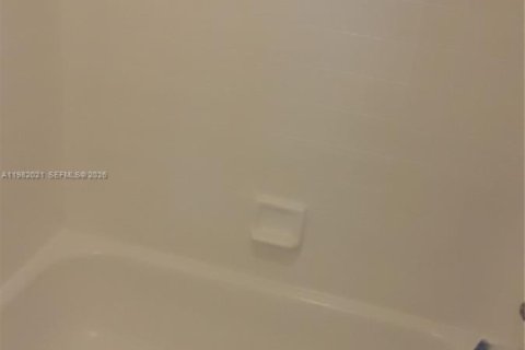 Copropriété à louer à Oakland Park, Floride: 2 chambres, 84.54 m2 № 2043230 - photo 7