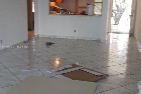 Copropriété à louer à Oakland Park, Floride: 2 chambres, 84.54 m2 № 2043230 - photo 3