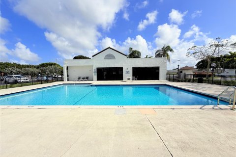 Copropriété à louer à Oakland Park, Floride: 2 chambres, 84.54 m2 № 2043230 - photo 17