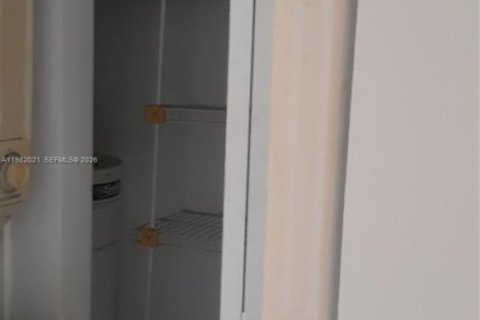 Copropriété à louer à Oakland Park, Floride: 2 chambres, 84.54 m2 № 2043230 - photo 12