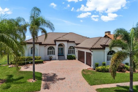 House in Apollo Beach, Florida 4 bedrooms, 214.42 sq.m. № 2266551