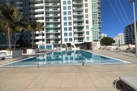 Condo in Miami, Florida, 1 bedroom  № 1709409 - photo 19